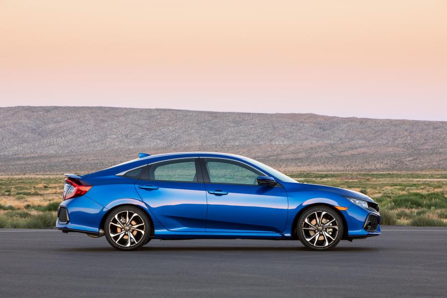  Honda Civic Si Sedan 2017 года  (NA) (фото 35 из 48)